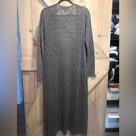 Active designed in Los Angeles long cardigan in size small. Charcoal gray - Picture 2 of 8